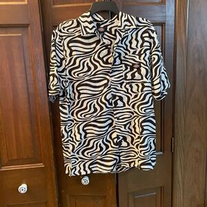 Dickies Camp Shirt Mens XSBlack White Zebra Stripe Loop Collar Hawaiian Skate
